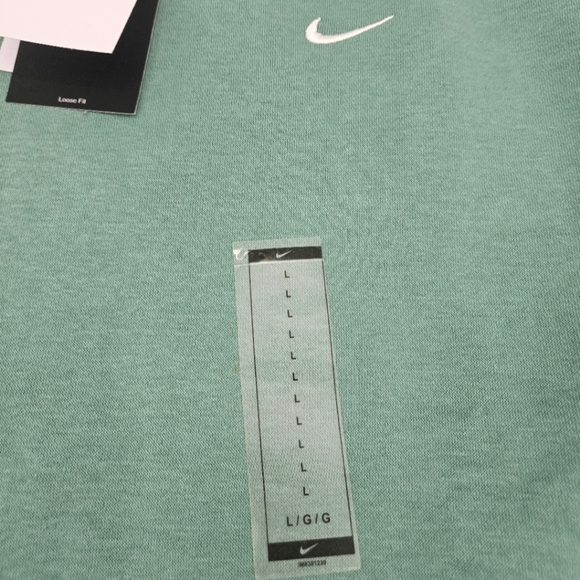 Nike Solo Swoosh Fleece Crew Loose Fit Sweatshirt - Picture 4 of 10